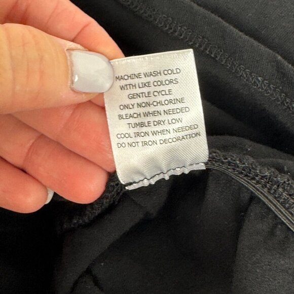 Rebellious One NEW Juniors Large Black T Shirt Red Bows Casual Comfy Fun - Picture 7 of 9